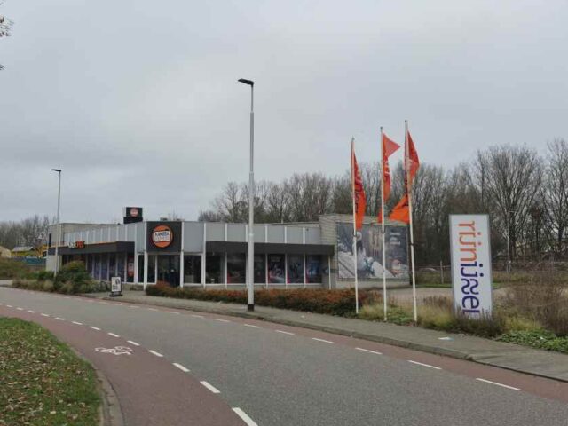 Cultuurcentrum &eacute;n woningen in Arnhem-Zuid: oplossing voor twee problemen of begin van een nieuwe discussie?