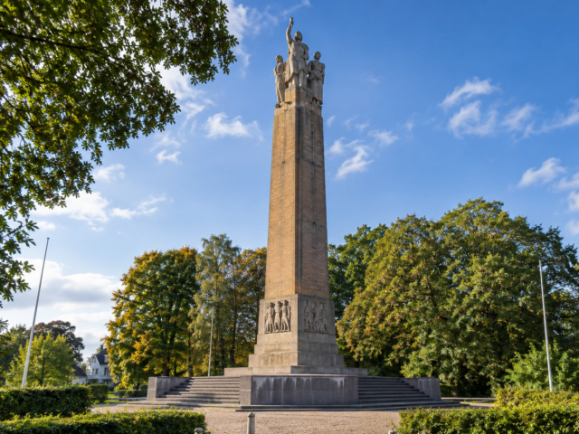 Restauratie Airborne-monument De Naald in Oosterbeek van start