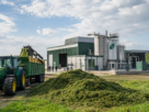 Gelderland investeert in graspersinstallatie in Kootwijkerbroek: kan grasraffinage melkveehouders helpen?