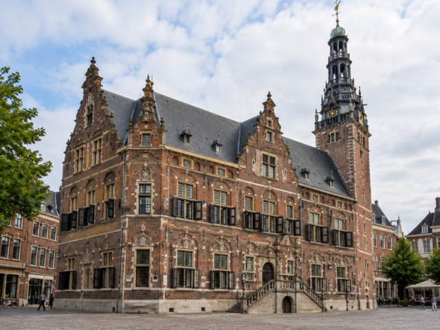 Nijmegen blijft 2 Forum voor Democratie fractievolgers weigeren: juridische ruimte van gemeenteraden ter discussie