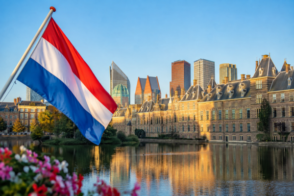 Nederlandse vlag en het Binnenhof